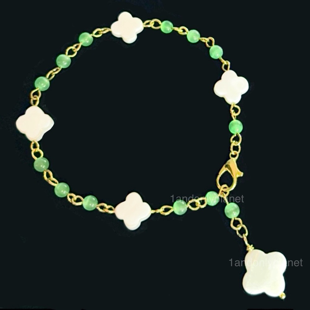 Evergreen Lucky Charm 4 Leaf Clover Real Shell Beads & Natural Stone Bracelet - Picture 4 of 7